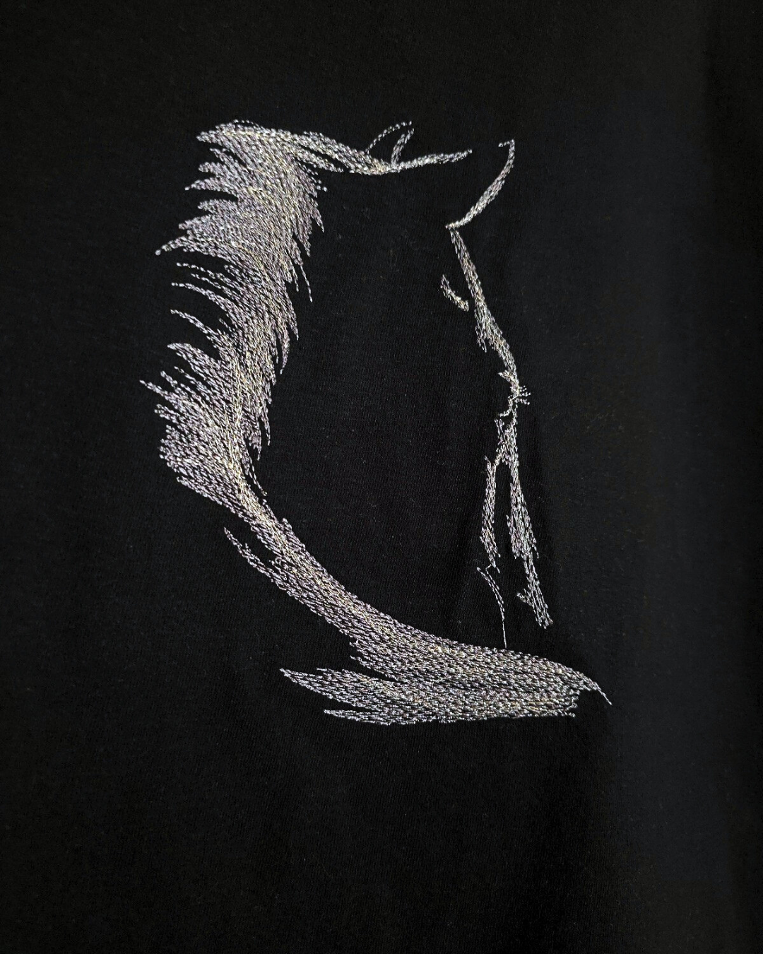 Elegant Horse Silhouette Embroidered t-shirt